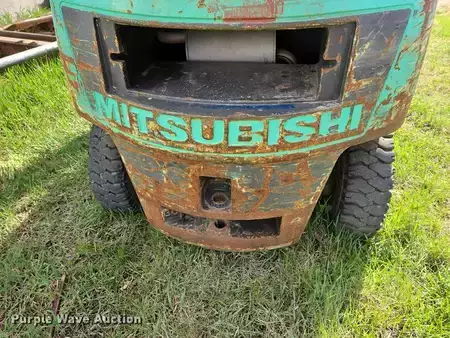 Montacargas GLP - Mitsubishi FG30 (22)
