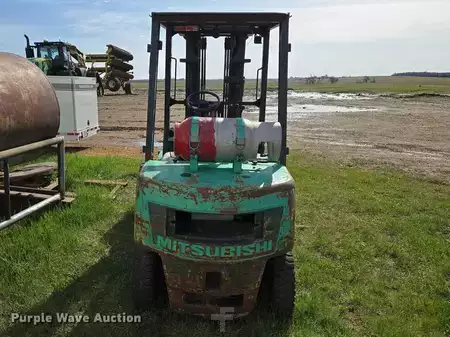 Montacargas GLP - Mitsubishi FG30 (6)