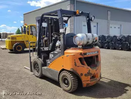 Montacargas GLP 2019  Doosan G25-7 (7)