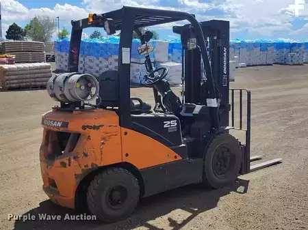 Montacargas GLP 2019  Doosan G25-7 (5)