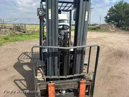 Montacargas GLP - Doosan G25-P (16)