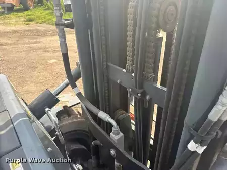 Montacargas GLP - Doosan G25-P (23)