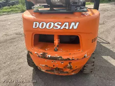 Montacargas GLP - Doosan G25-P (29)