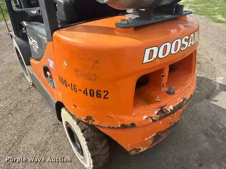 Montacargas GLP - Doosan G25-P (30)