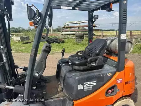 Montacargas GLP - Doosan G25-P (32)