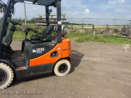 Montacargas GLP - Doosan G25-P (9)