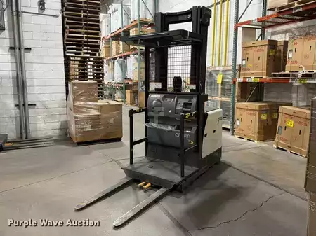 Order Picker 2017  Crown SP3500-30 (1)