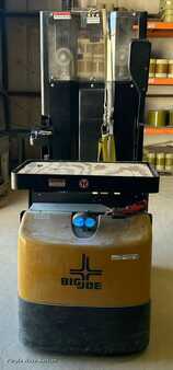 Vertical order pickers 2020  Big Joe (2)