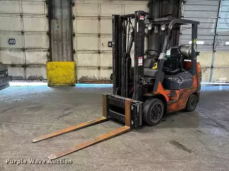 Propane Forklifts - Toyota 7FGCU25 (1)
