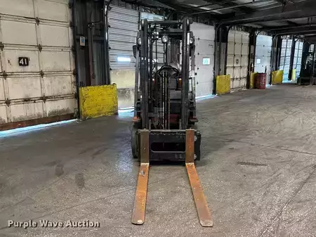 Propane Forklifts - Toyota 7FGCU25 (2)