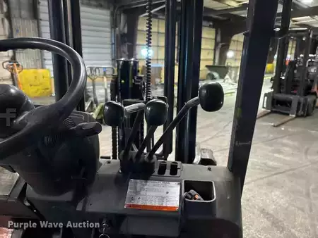 Propane Forklifts - Toyota 7FGCU25 (24)