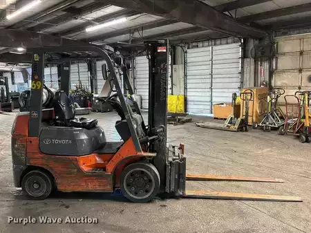 Propane Forklifts - Toyota 7FGCU25 (4)
