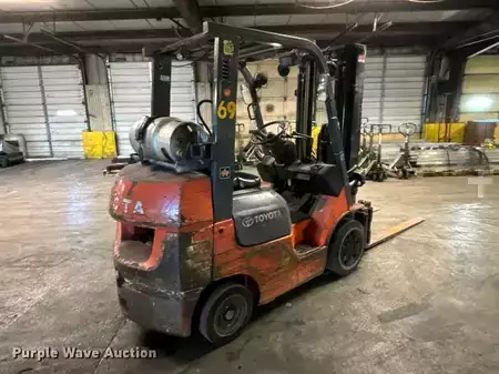 Propane Forklifts - Toyota 7FGCU25 (5)