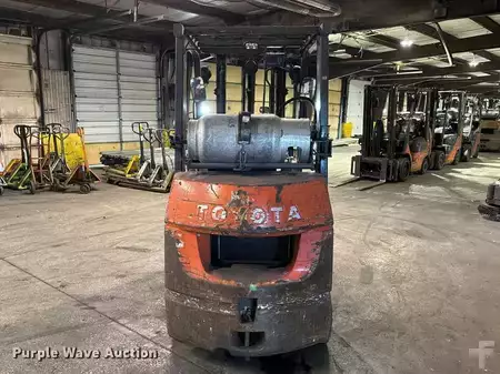 Propane Forklifts - Toyota 7FGCU25 (6)