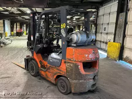 Propane Forklifts - Toyota 7FGCU25 (7)