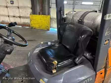 Propane Forklifts - Toyota 7FGCU25 (17)