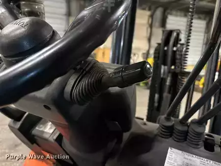 Propane Forklifts - Toyota 7FGCU25 (22)