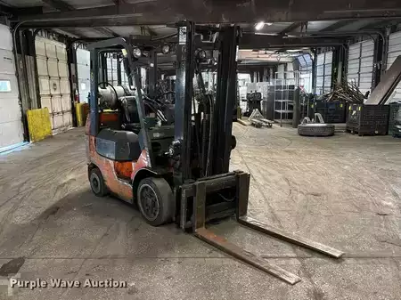 Propane Forklifts - Toyota 7FGCU25 (3)