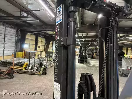 Propane Forklifts - Toyota 7FGCU25 (9)