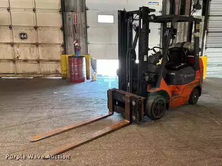 Propane Forklifts - Toyota 7FGCU25 (1)