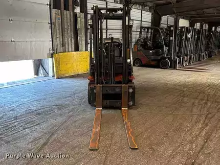 Propane Forklifts - Toyota 7FGCU25 (2)