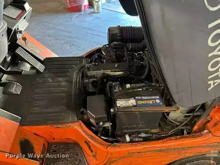 Propane Forklifts - Toyota 7FGCU25 (33)
