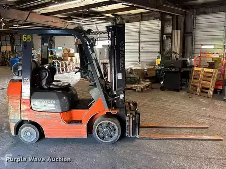 Propane Forklifts - Toyota 7FGCU25 (4)