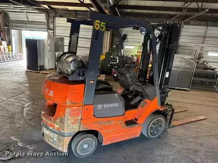 Propane Forklifts - Toyota 7FGCU25 (5)