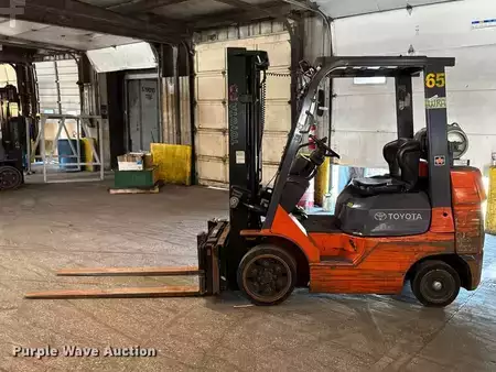 Propane Forklifts - Toyota 7FGCU25 (8)