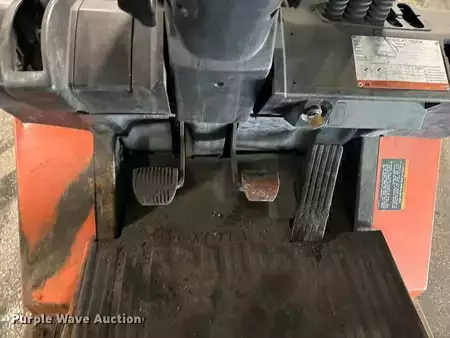 Propane Forklifts - Toyota 7FGCU25 (14)