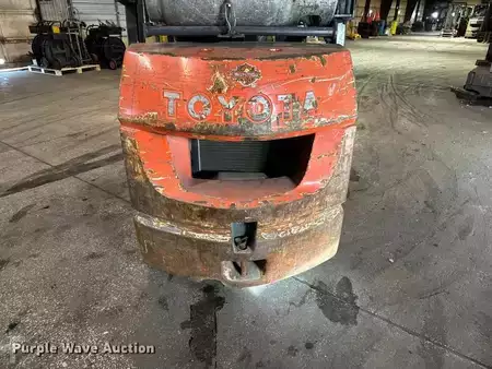 Propane Forklifts - Toyota 7FGCU25 (24)