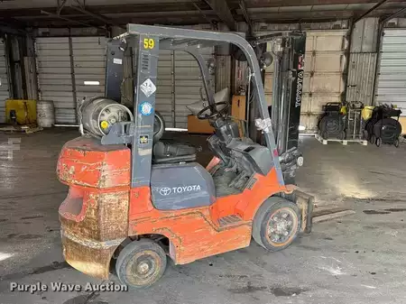 Propane Forklifts - Toyota 7FGCU25 (5)