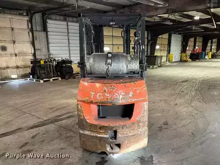 Propane Forklifts - Toyota 7FGCU25 (6)