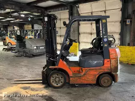 Propane Forklifts - Toyota 7FGCU25 (8)