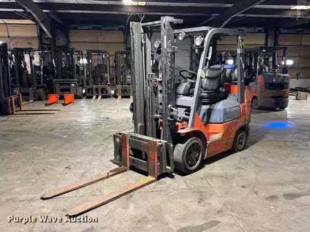Propane Forklifts - Toyota 7FGCU25 (1)