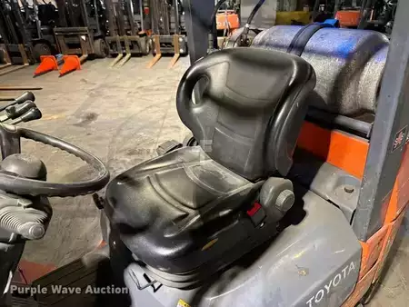 Propane Forklifts - Toyota 7FGCU25 (10)