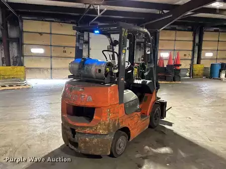 Propane Forklifts - Toyota 7FGCU25 (4)