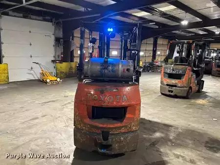 Propane Forklifts - Toyota 7FGCU25 (5)