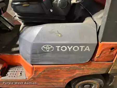 Propane Forklifts - Toyota 7FGCU25 (8)