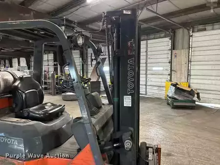 Propane Forklifts - Toyota 7FGCU25 (14)