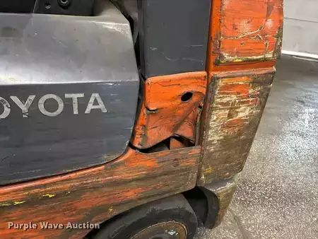 Propane Forklifts - Toyota 7FGCU25 (23)