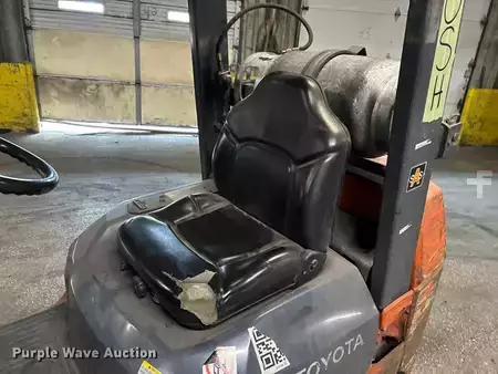 Propane Forklifts - Toyota 7FGCU25 (24)