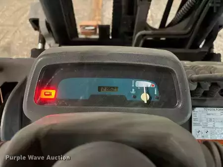 Propane Forklifts - Toyota 7FGCU25 (34)