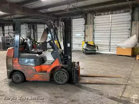 Propane Forklifts - Toyota 7FGCU25 (4)
