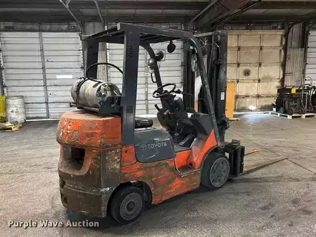 Propane Forklifts - Toyota 7FGCU25 (5)
