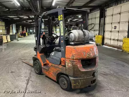 Propane Forklifts - Toyota 7FGCU25 (7)
