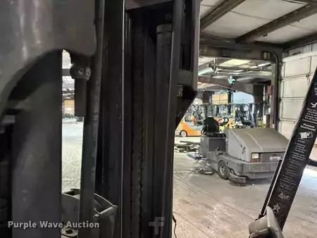 Montacargas GLP - Clark CGC30 (13)