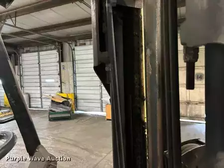 Montacargas GLP - Clark CGC30 (14)