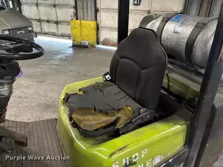 Montacargas GLP - Clark CGC30 (22)