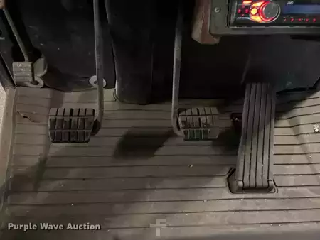 Montacargas GLP - Clark CGC30 (24)